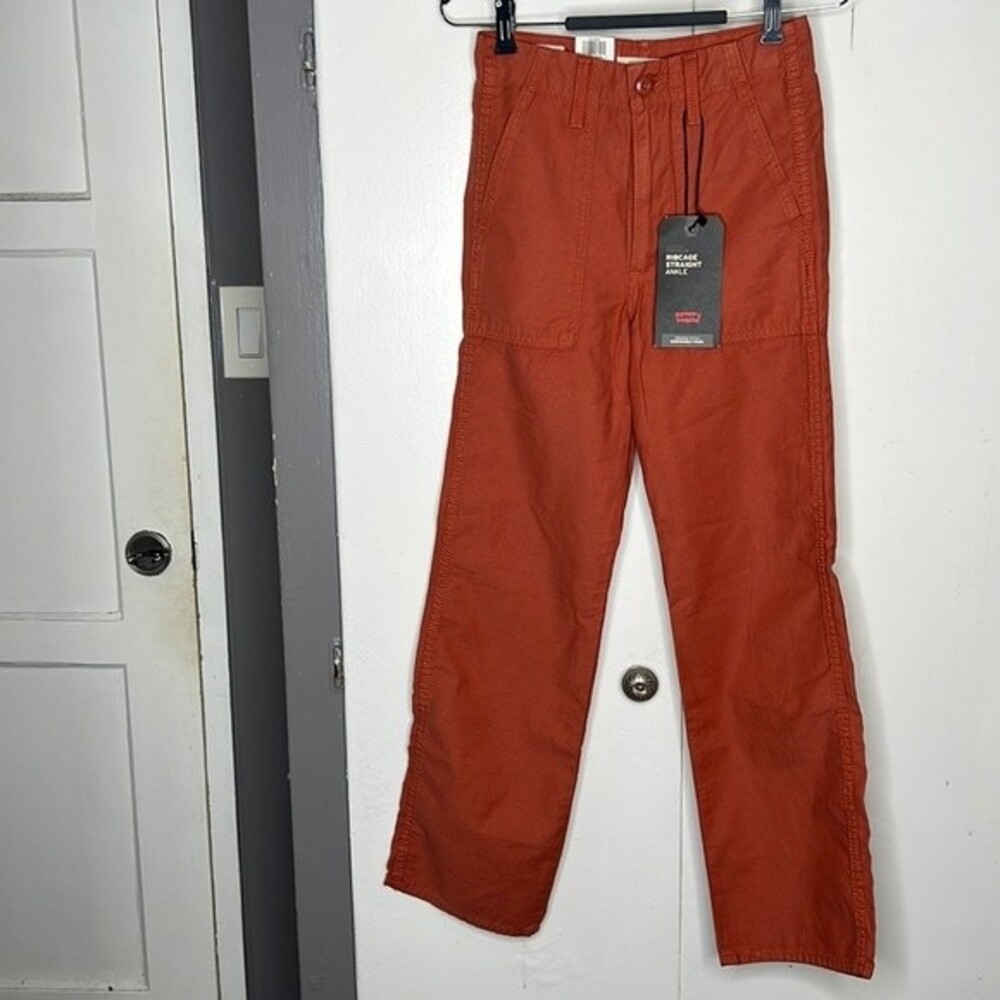 Levi’s women premium Ribcage Straight Ankle Cargo Orange Size 24x29 NWT